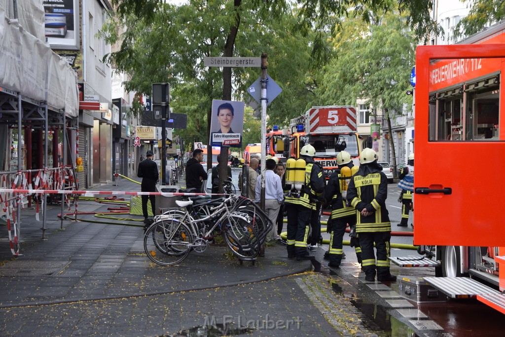 Feuer 2 Koeln Nippes Neusserstr P065.JPG - Miklos Laubert